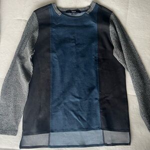 General Idea long sleeved sweater